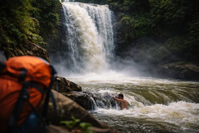 What Happens If You Fall Into Follheur Waterfall: Real Risks and Safety Tips